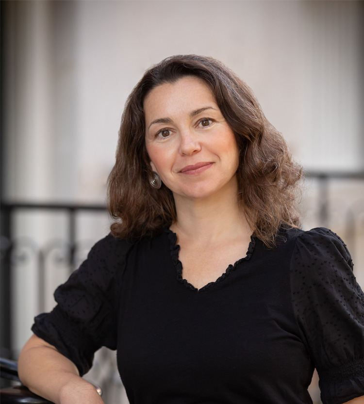 Alison-Hopkins-Homepage-Headshot-2025